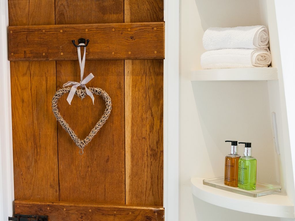 Bathroom door, with hearts.
